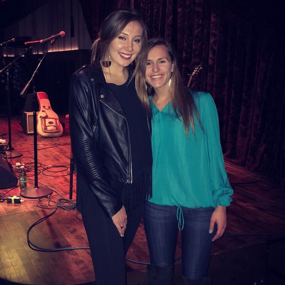 Meet your Posher, Megan - Picture 2 of 3